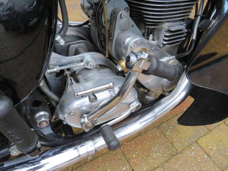 1959 BSA DBD34 GOLD STAR