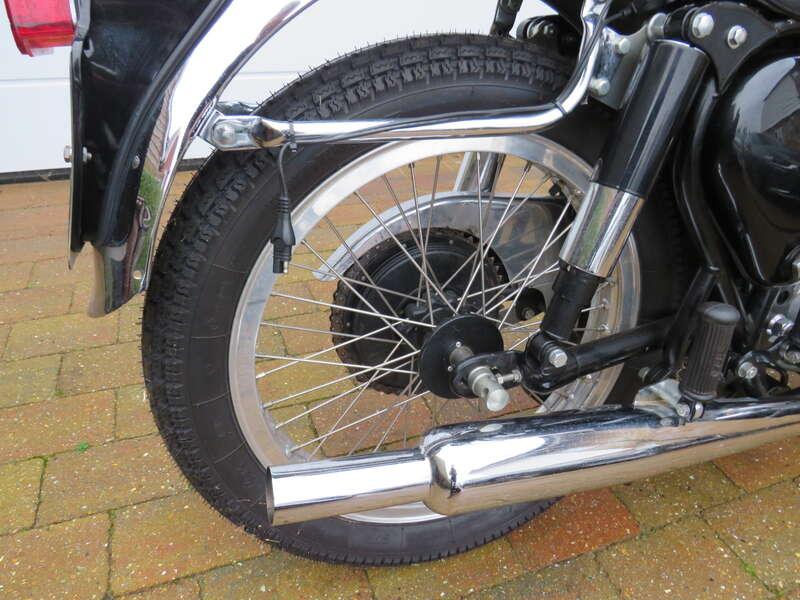 1959 BSA DBD34 GOLD STAR