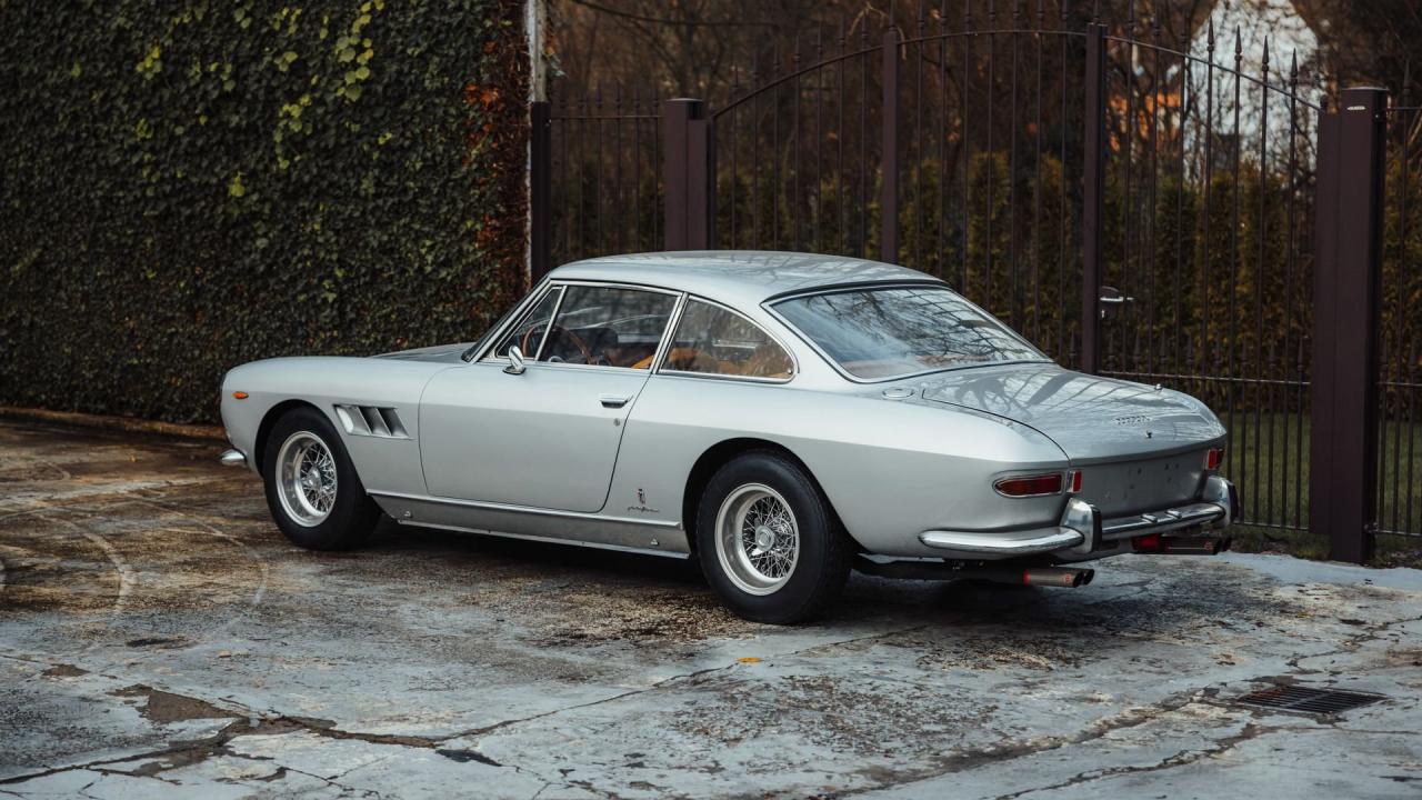 1966 Ferrari 330 GT 2+2 Series II