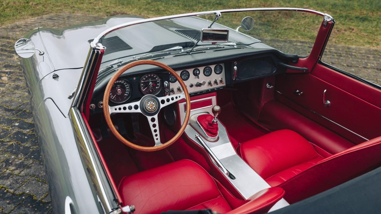 1962 Jaguar E-Type Series 1 3.8 Roadster