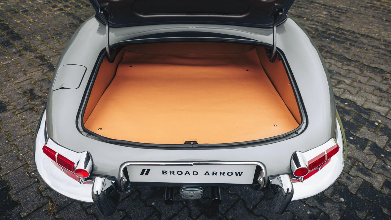 1962 Jaguar E-Type Series 1 3.8 Roadster