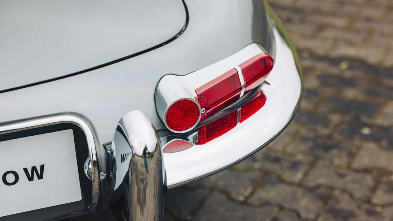1962 Jaguar E-Type Series 1 3.8 Roadster