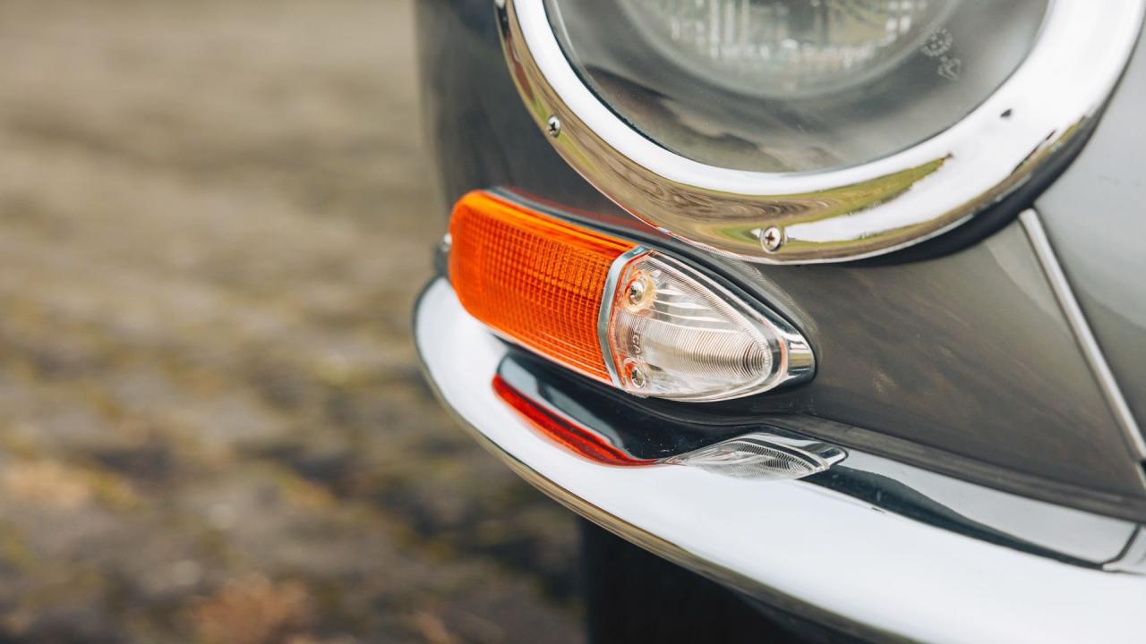 1962 Jaguar E-Type Series 1 3.8 Roadster