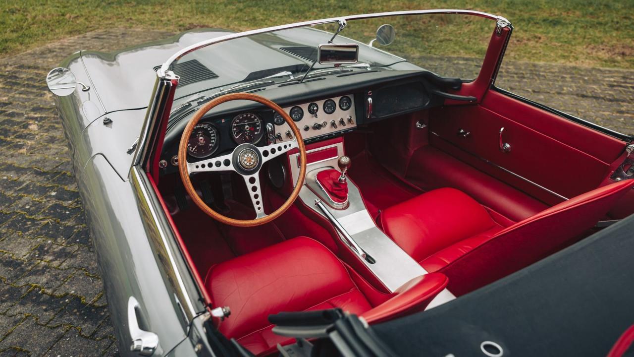 1962 Jaguar E-Type Series 1 3.8 Roadster