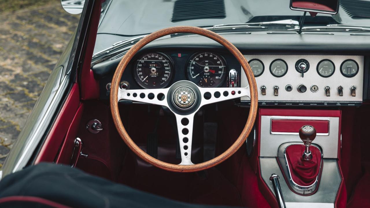 1962 Jaguar E-Type Series 1 3.8 Roadster
