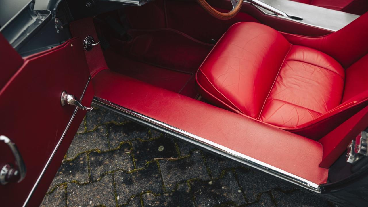 1962 Jaguar E-Type Series 1 3.8 Roadster