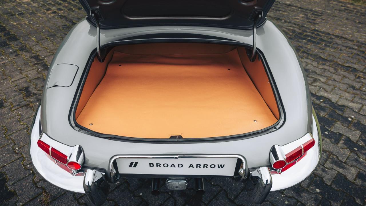 1962 Jaguar E-Type Series 1 3.8 Roadster