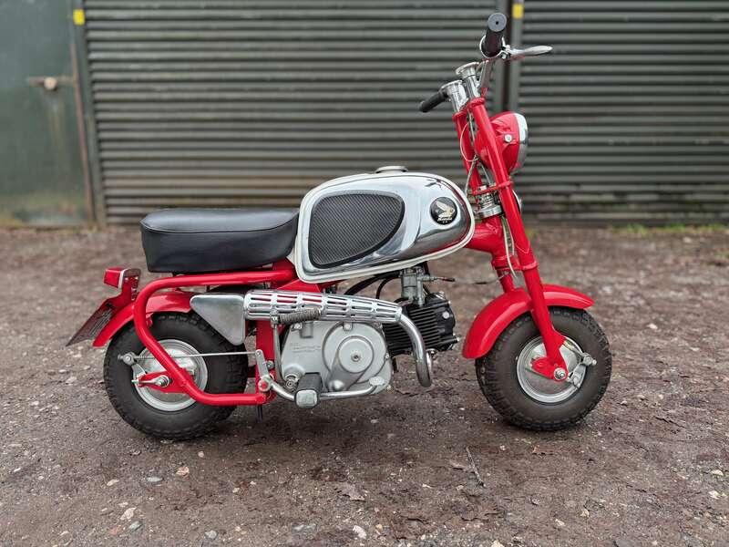 1963 Honda CZ100 MONKEY BIKE