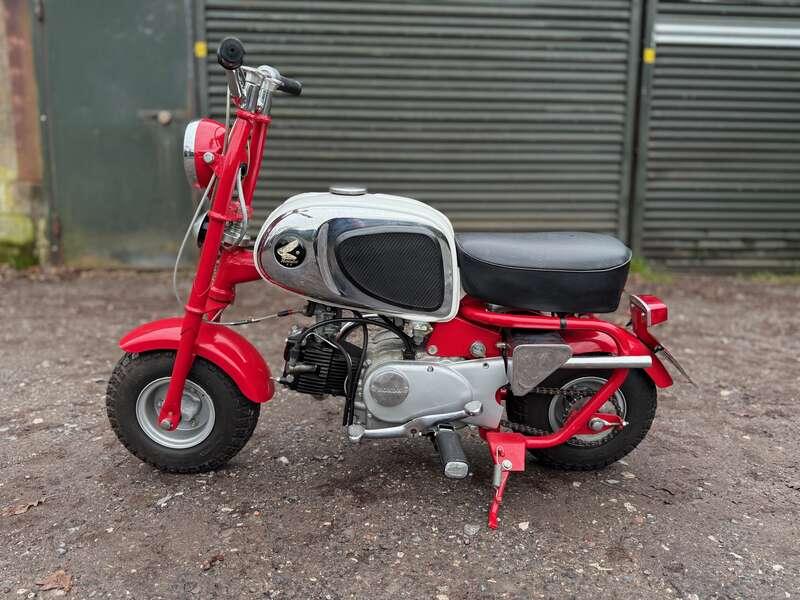 1963 Honda CZ100 MONKEY BIKE