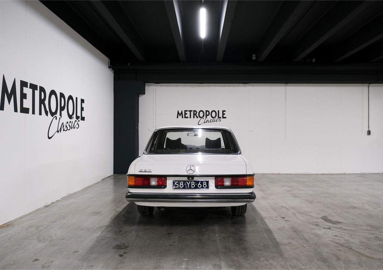 1977 Mercedes - Benz 200 series