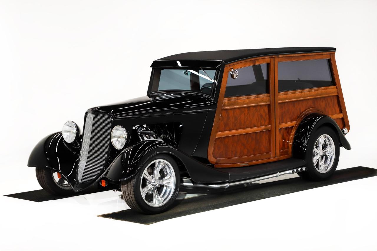 1933 Ford Custom  Woody
