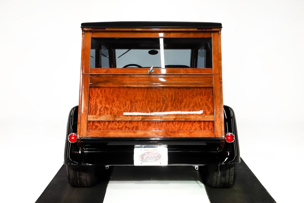 1933 Ford Custom  Woody