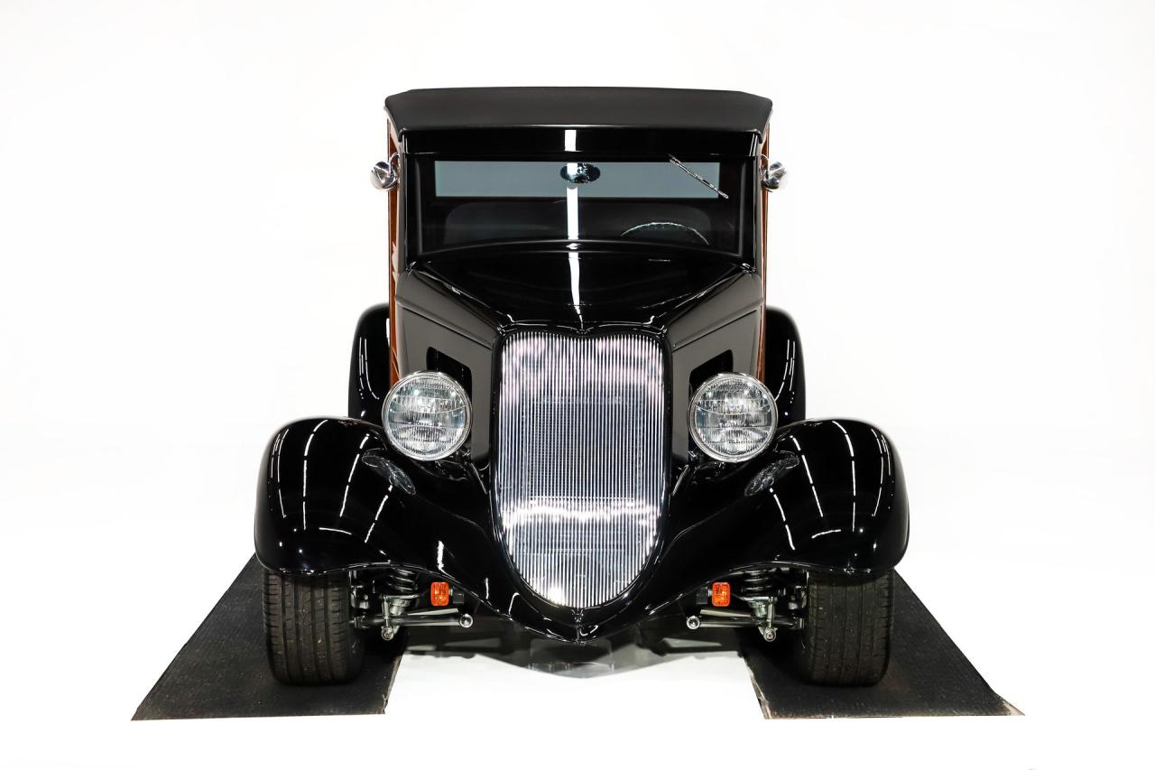 1933 Ford Custom  Woody