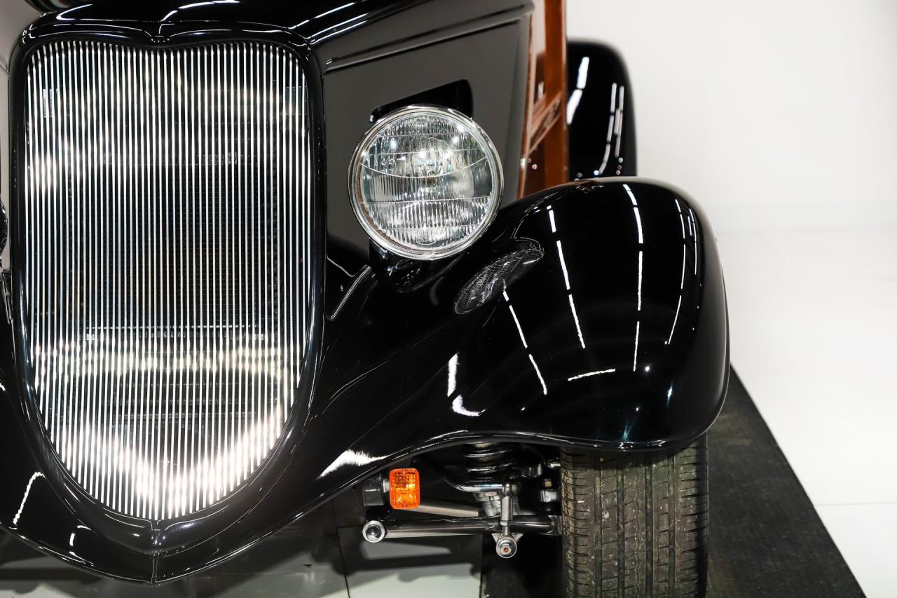 1933 Ford Custom  Woody