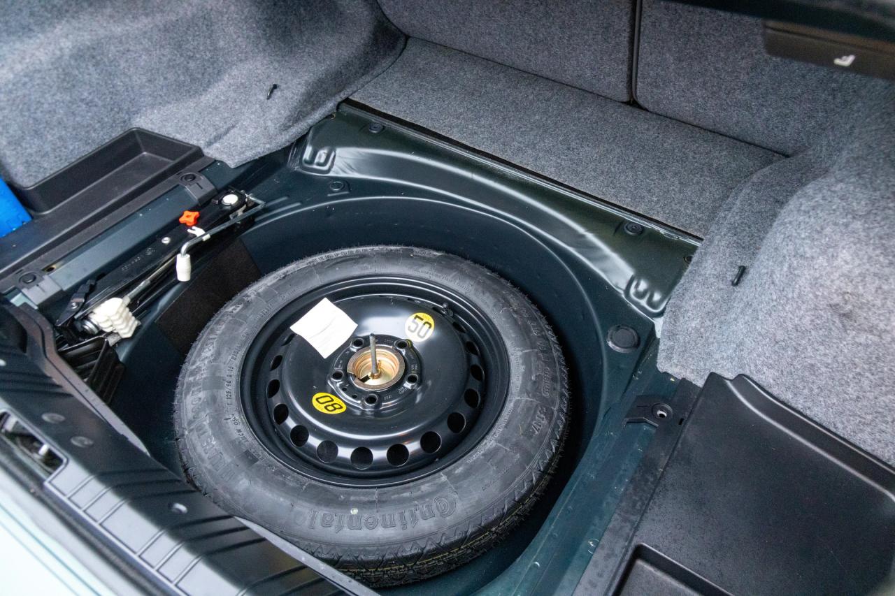 2001 BMW 323 Ci Coup&eacute; Farngr&uuml;n &ldquo;25.000 kilometers&rdquo;