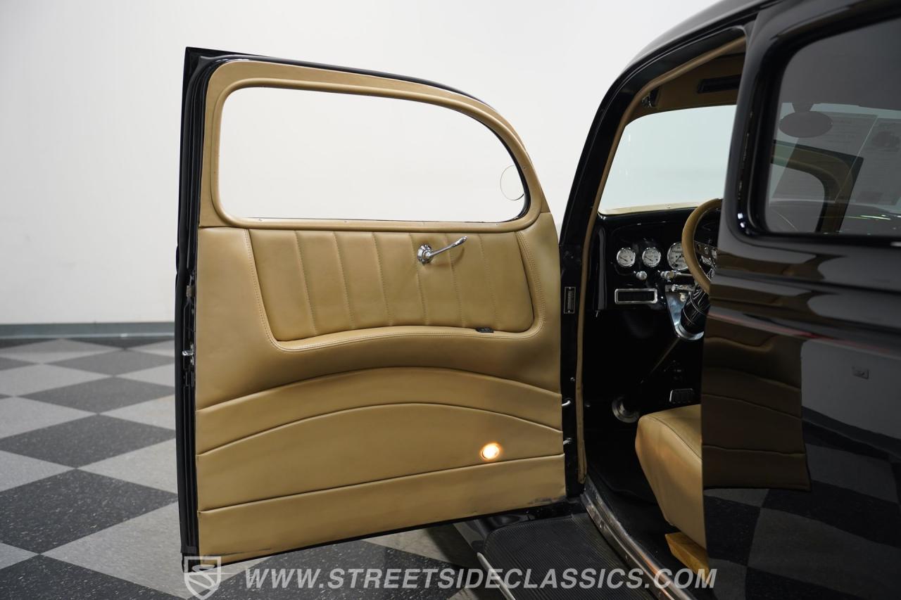 1936 Ford Tudor Slantback Streetrod