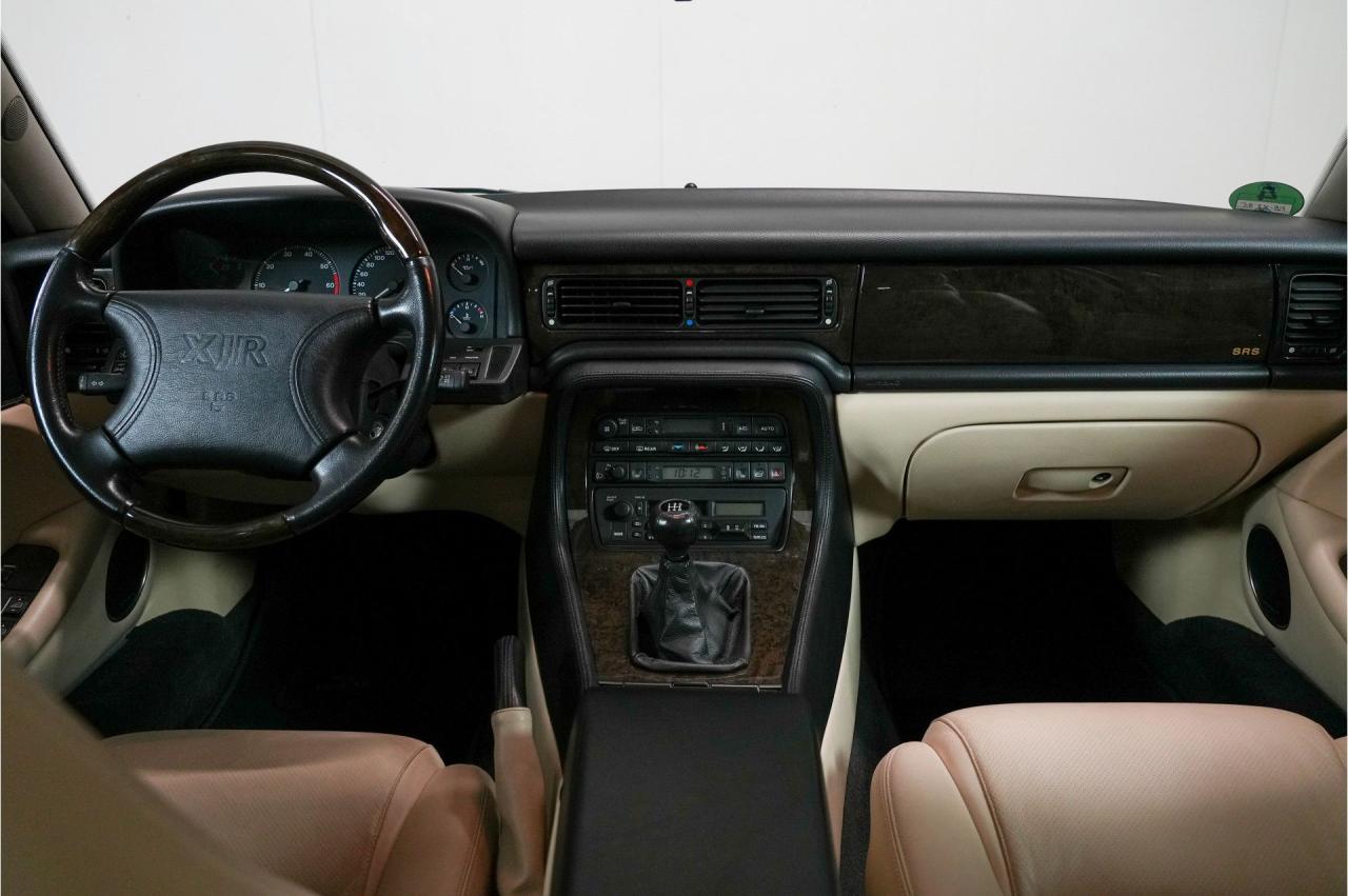 1995 Jaguar XJR