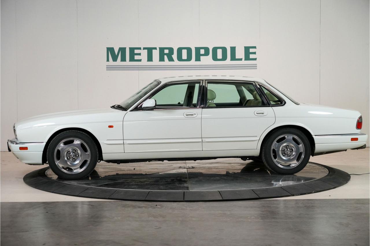 1995 Jaguar XJR