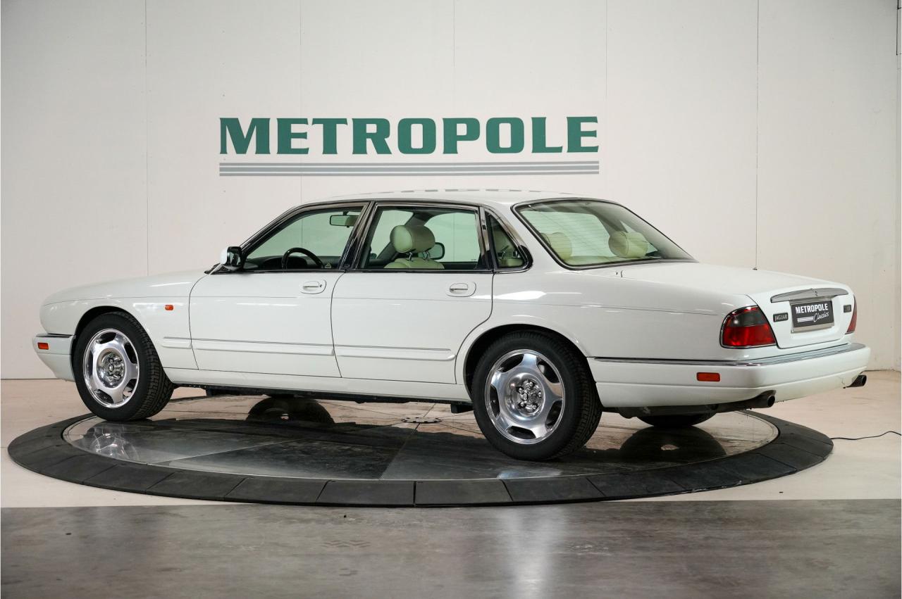 1995 Jaguar XJR
