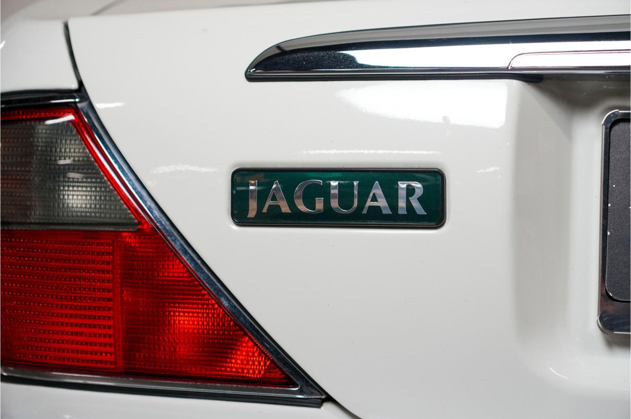 1995 Jaguar XJR