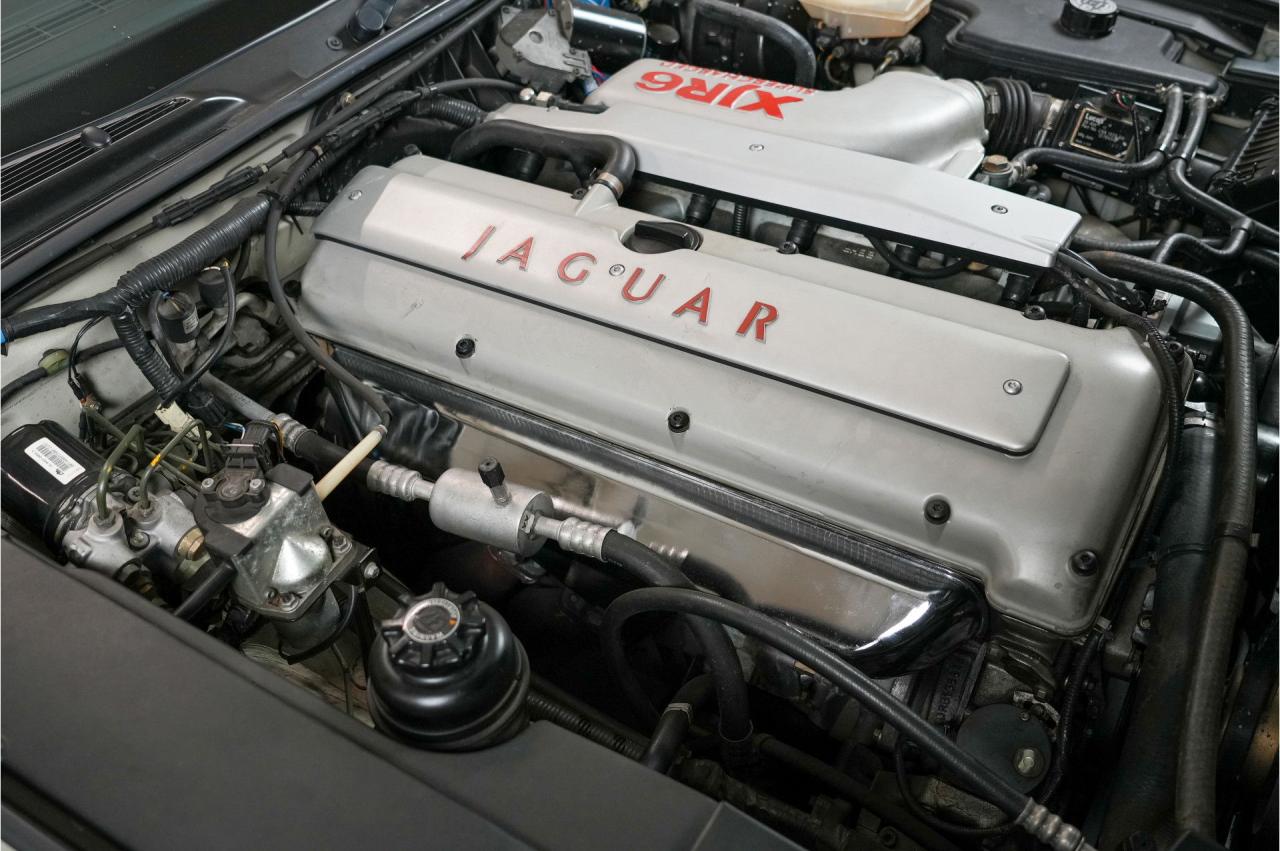 1995 Jaguar XJR