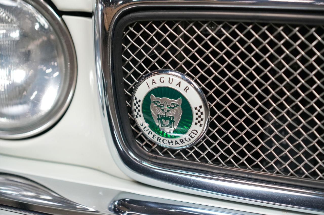 1995 Jaguar XJR