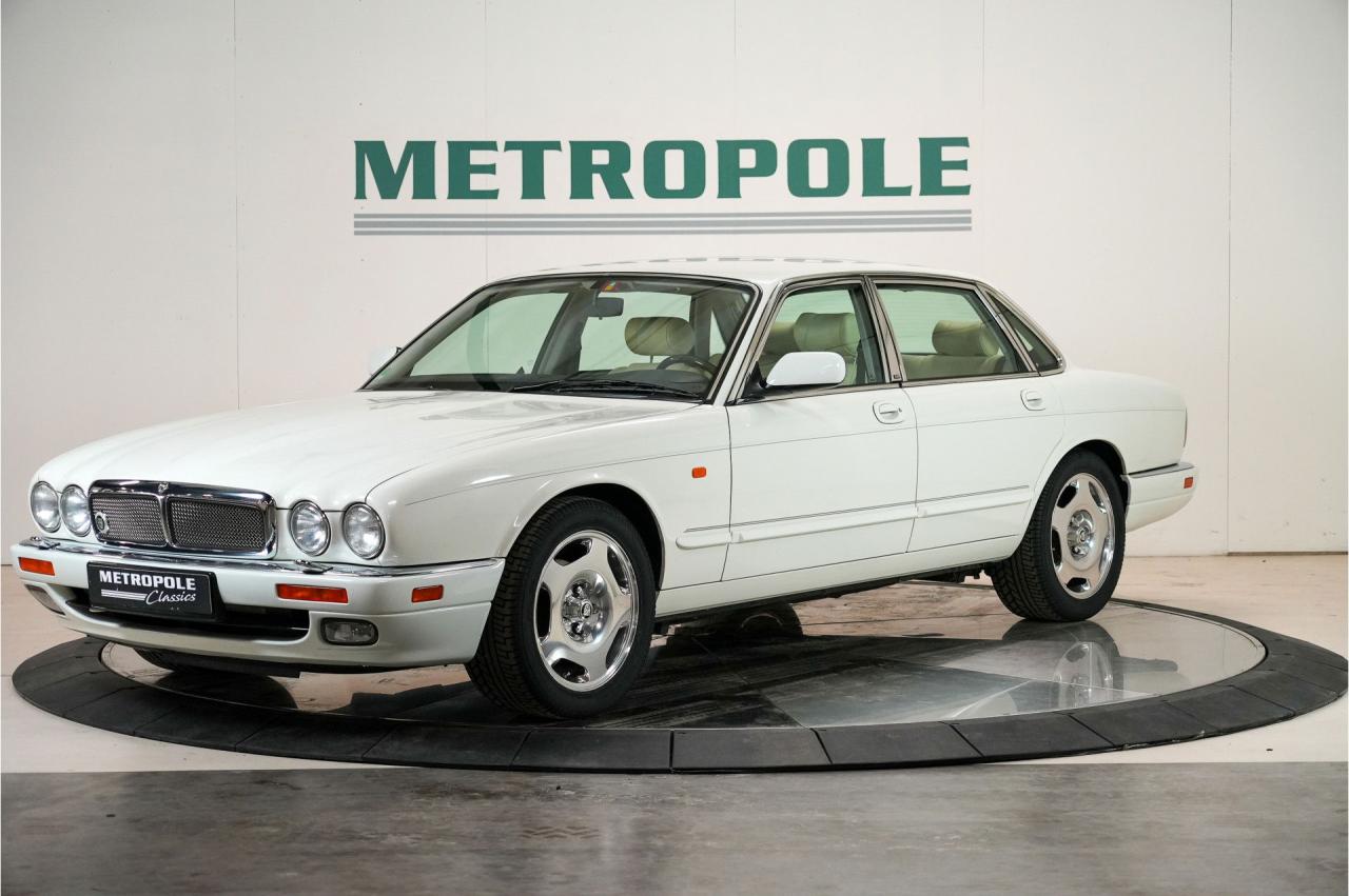 1995 Jaguar XJR