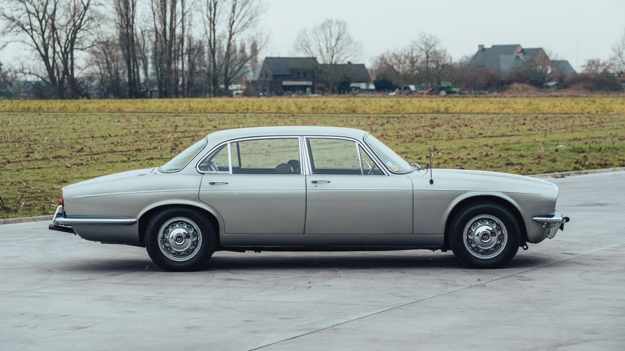 1974 Daimler Double-Six Series II
