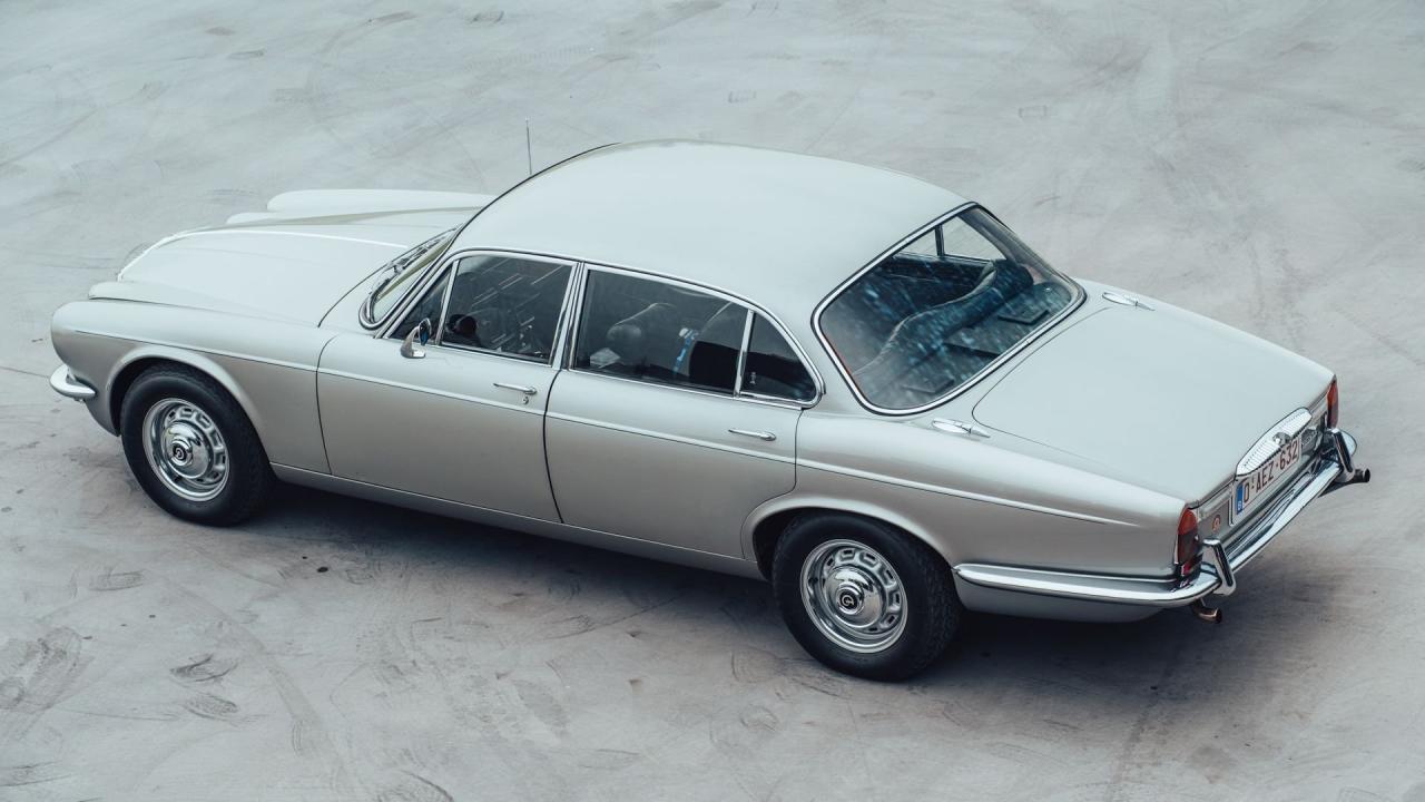 1974 Daimler Double-Six Series II