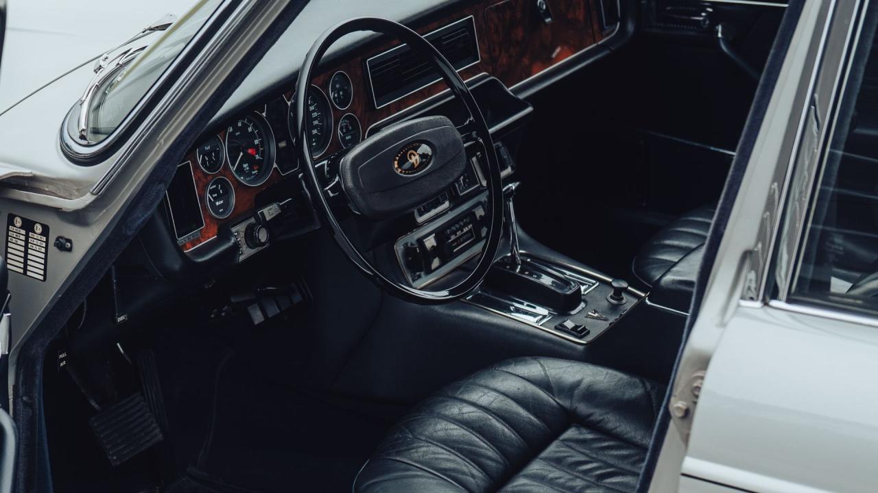 1974 Daimler Double-Six Series II