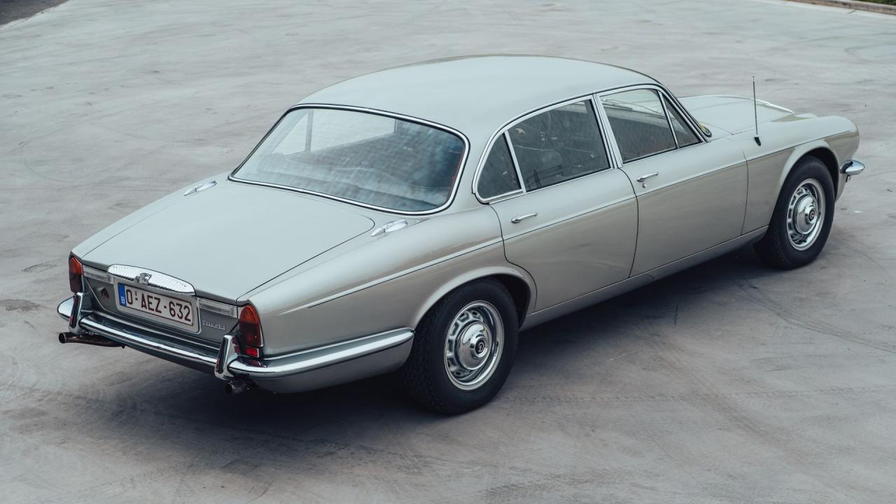 1974 Daimler Double-Six Series II