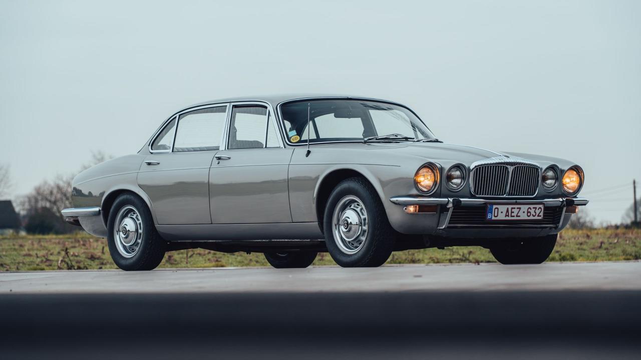 1974 Daimler Double-Six Series II