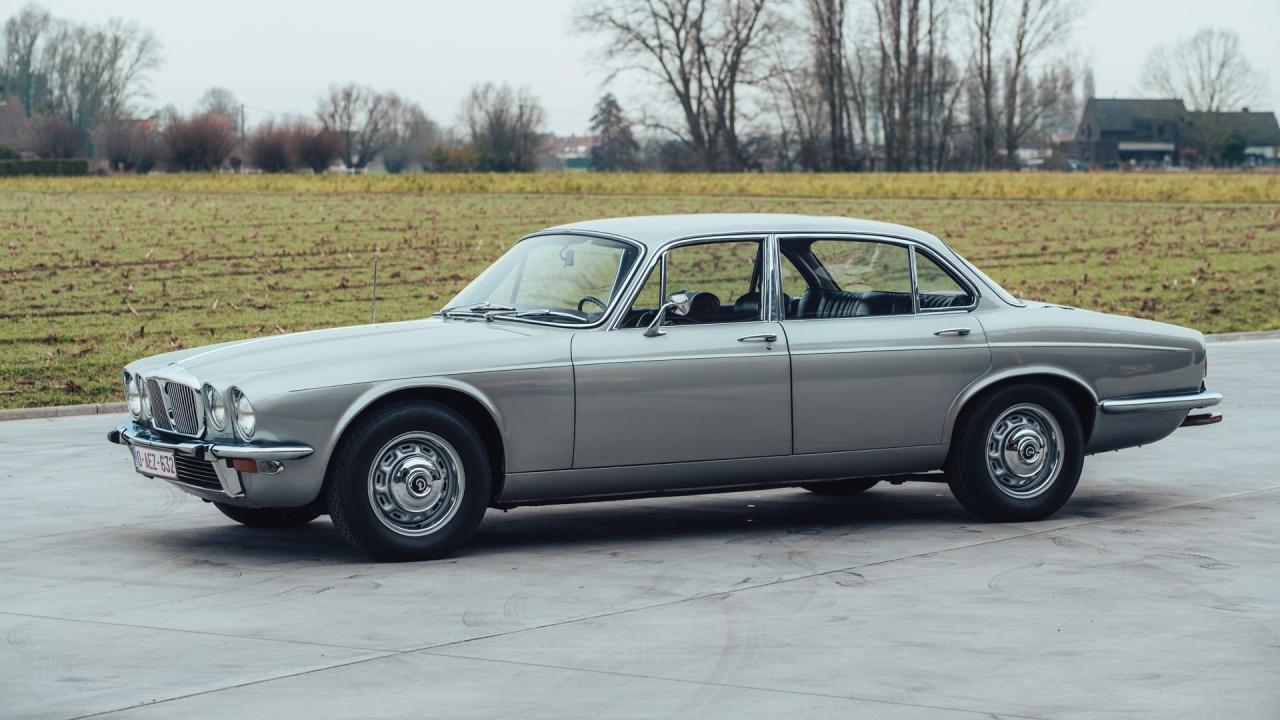 1974 Daimler Double-Six Series II