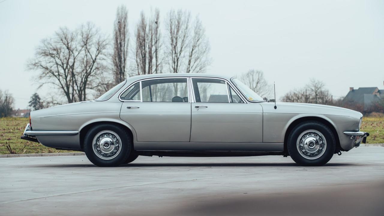 1974 Daimler Double-Six Series II