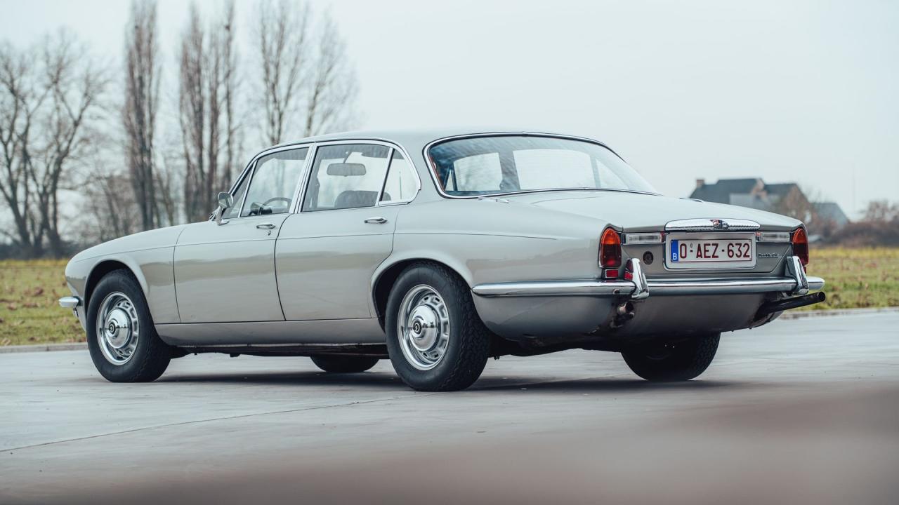 1974 Daimler Double-Six Series II