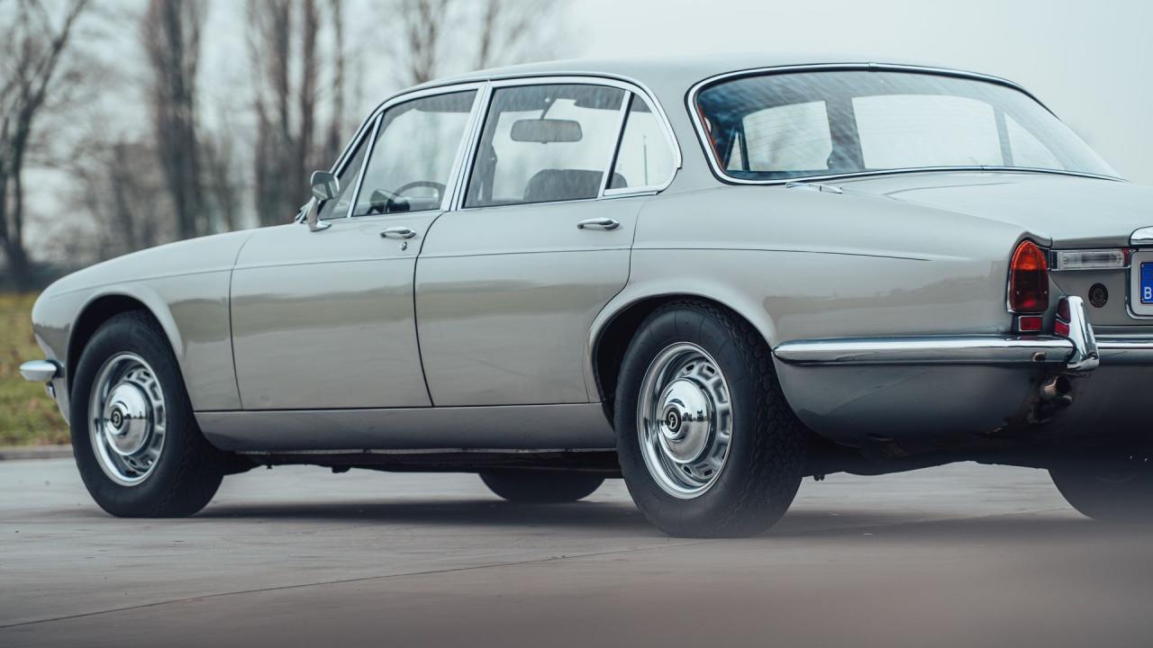 1974 Daimler Double-Six Series II