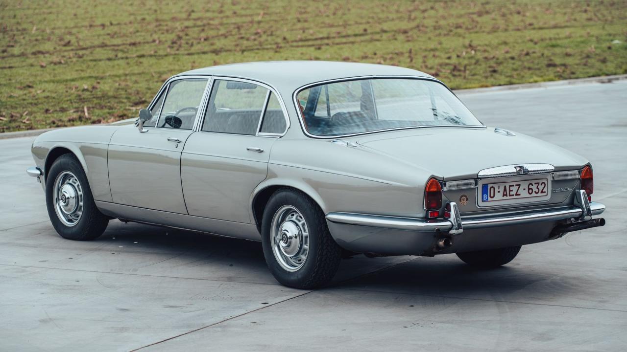 1974 Daimler Double-Six Series II