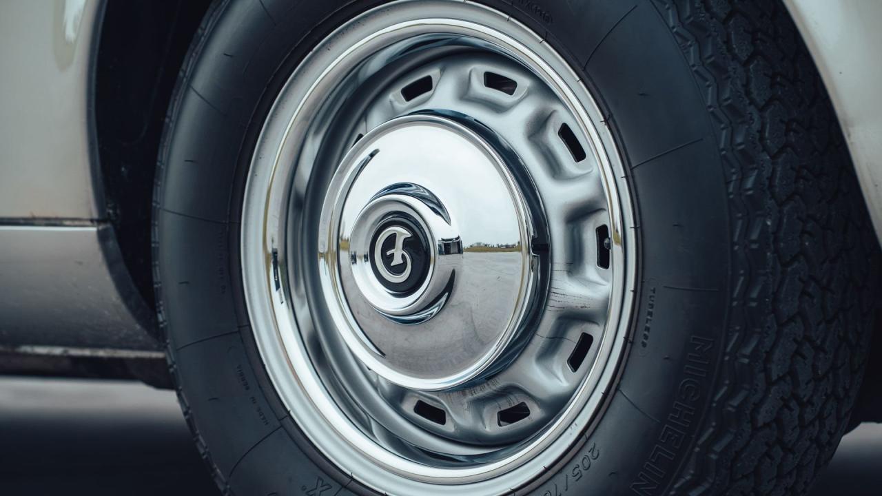 1974 Daimler Double-Six Series II