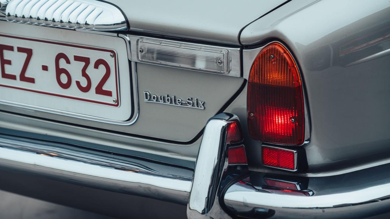1974 Daimler Double-Six Series II