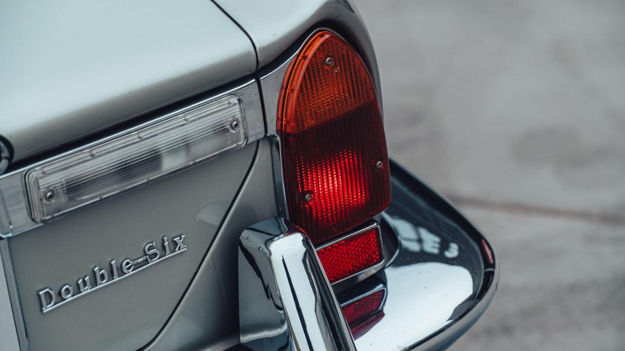 1974 Daimler Double-Six Series II