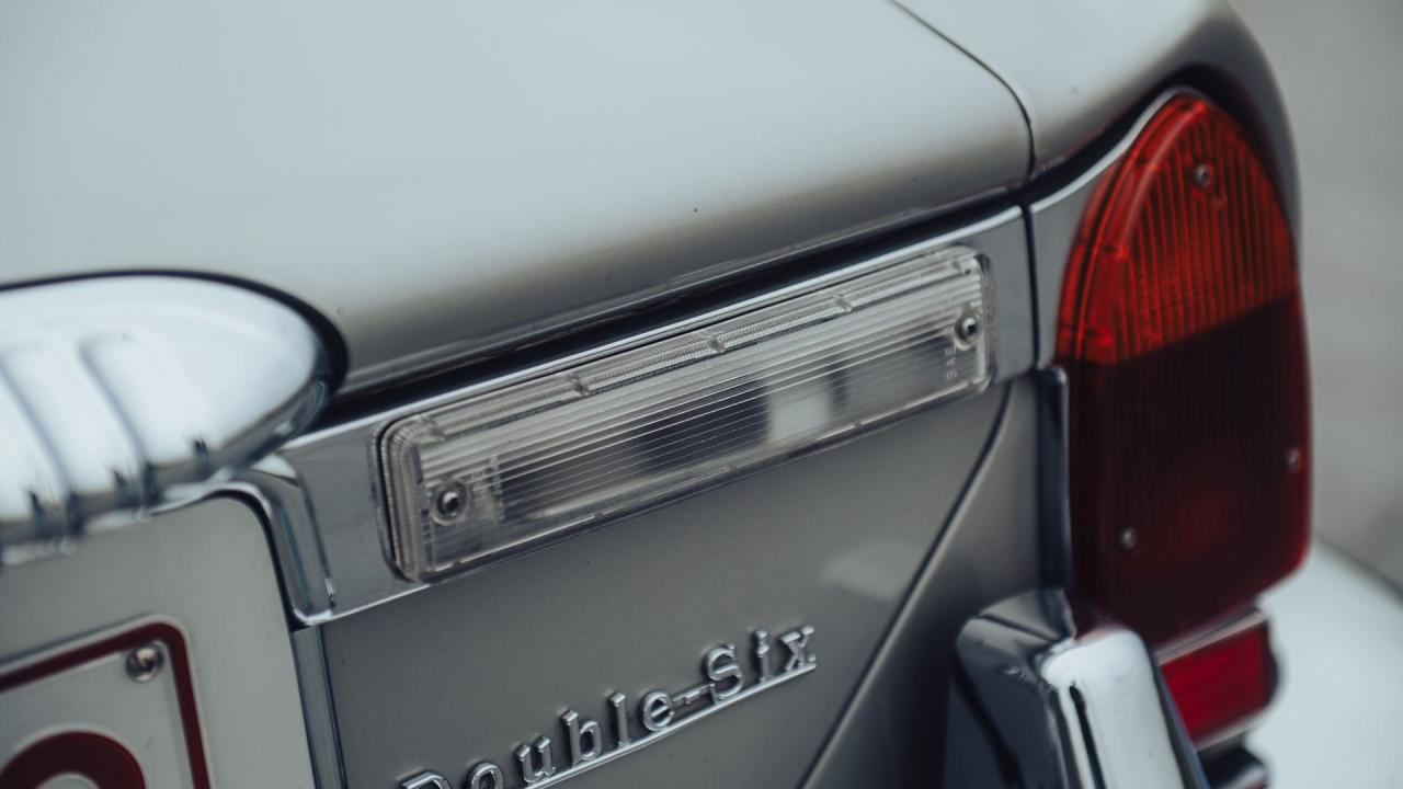 1974 Daimler Double-Six Series II