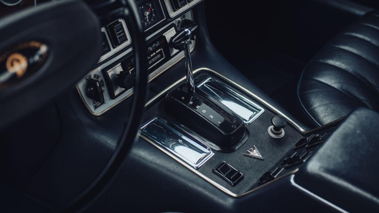 1974 Daimler Double-Six Series II