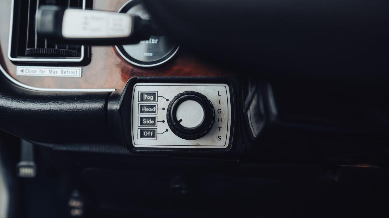 1974 Daimler Double-Six Series II