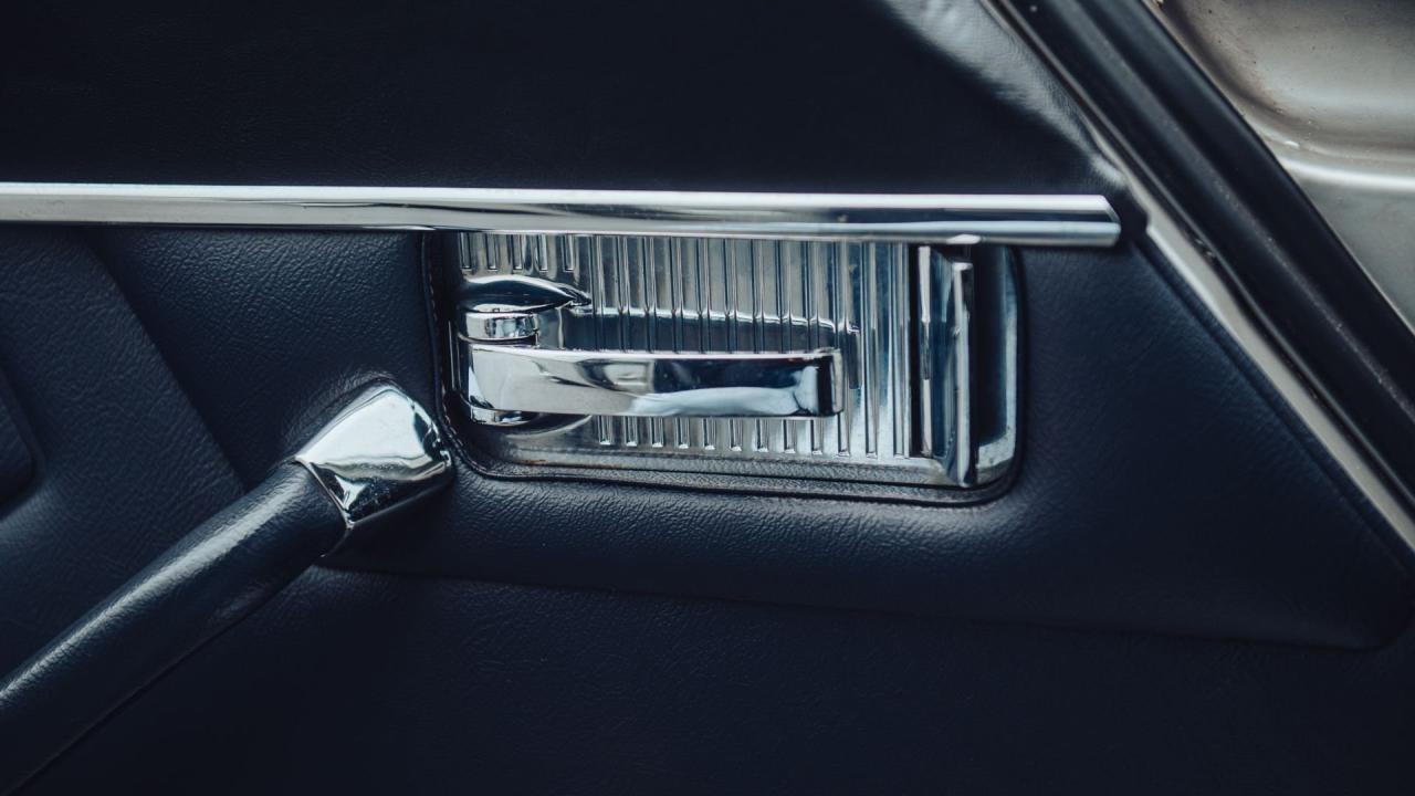 1974 Daimler Double-Six Series II