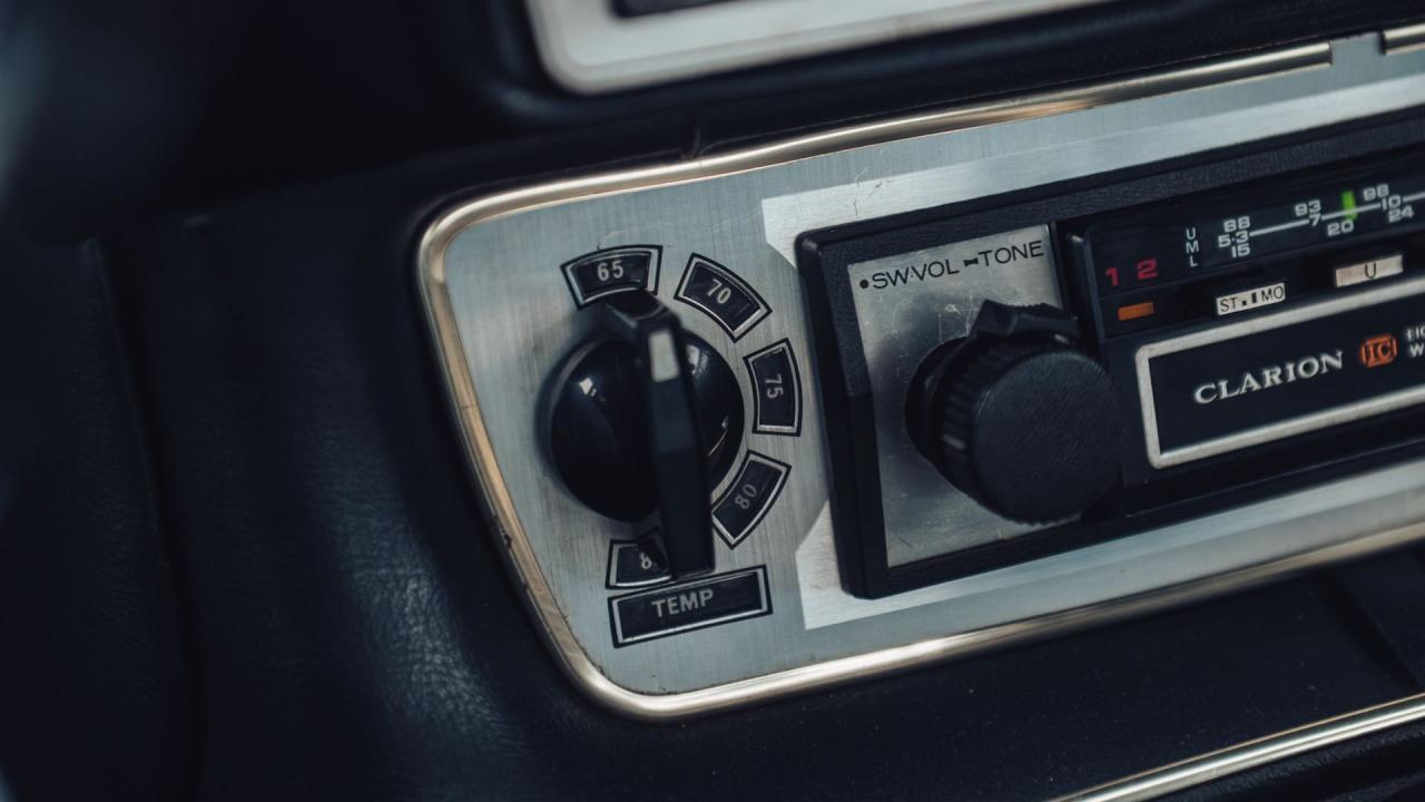 1974 Daimler Double-Six Series II