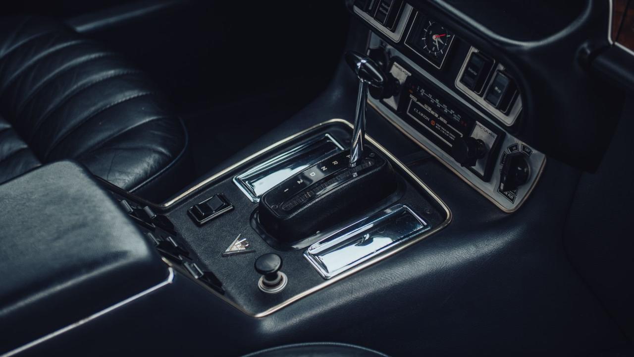 1974 Daimler Double-Six Series II