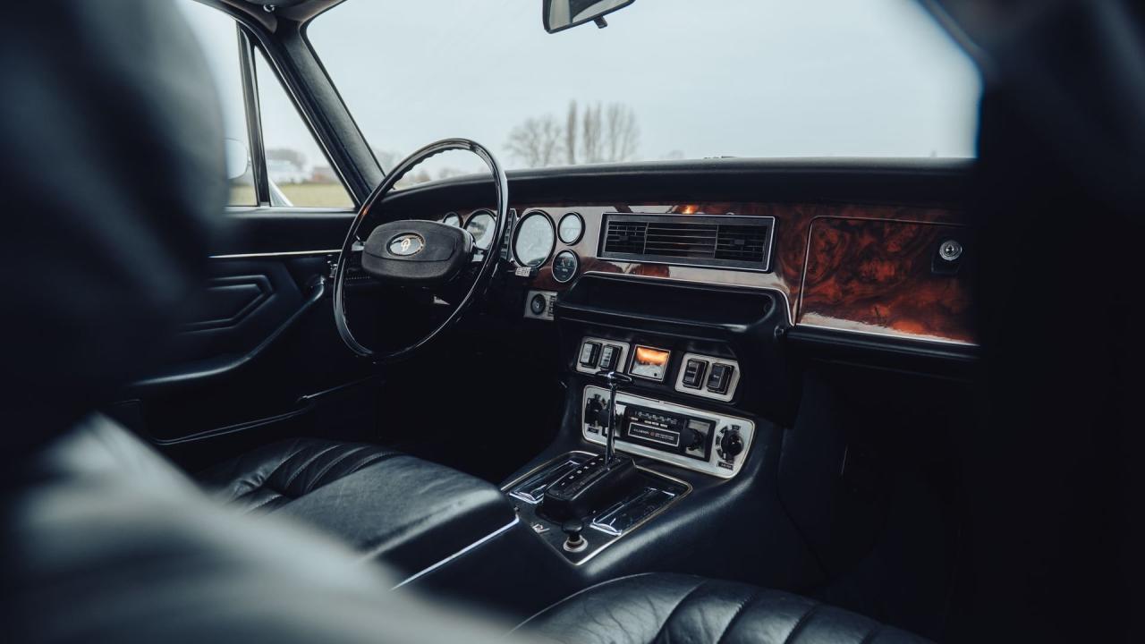 1974 Daimler Double-Six Series II