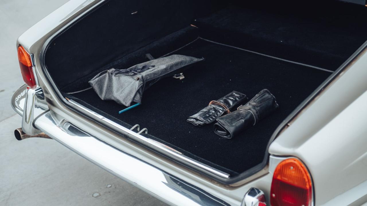 1974 Daimler Double-Six Series II