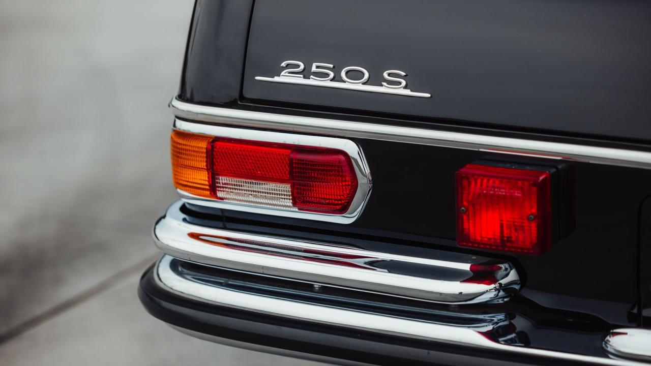 1966 Mercedes - Benz 250 S