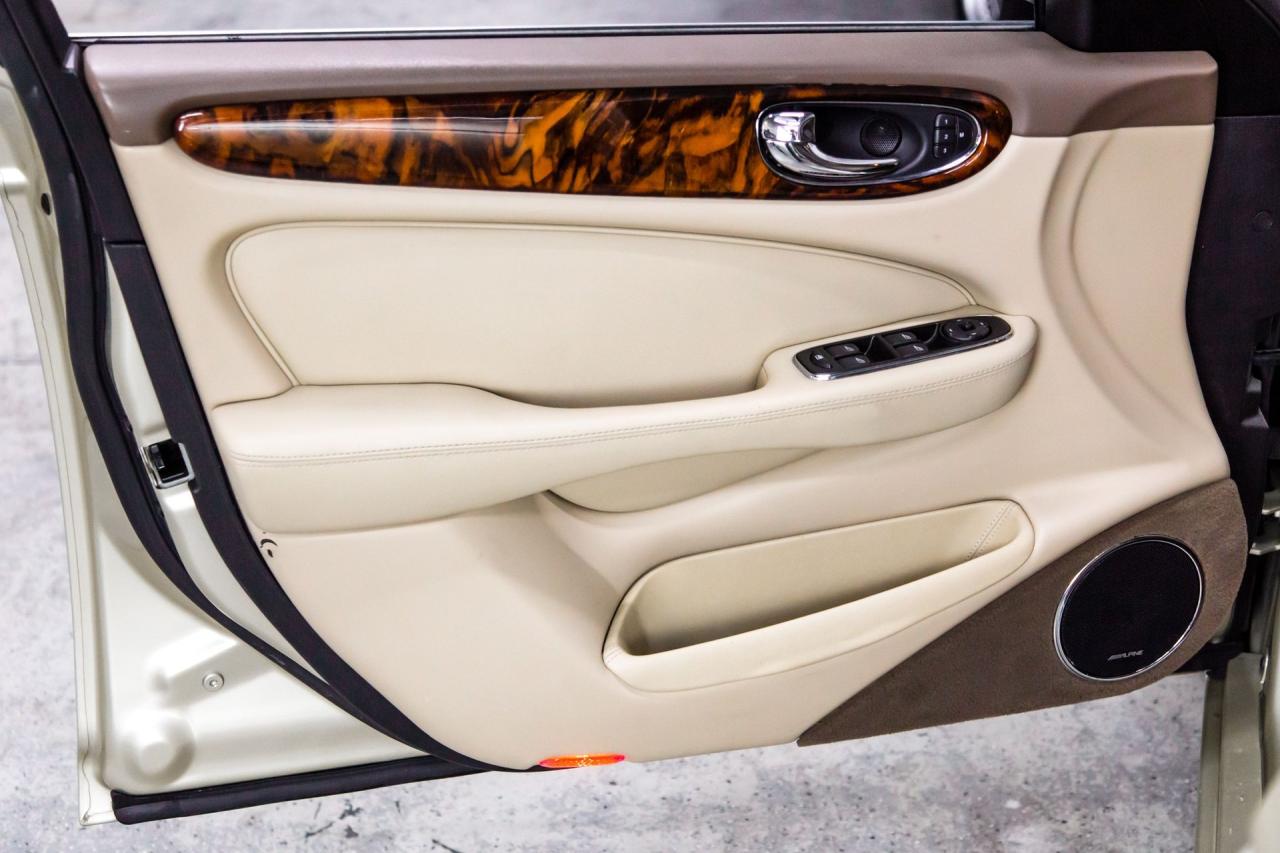 2006 Jaguar 42710 mile XJ8